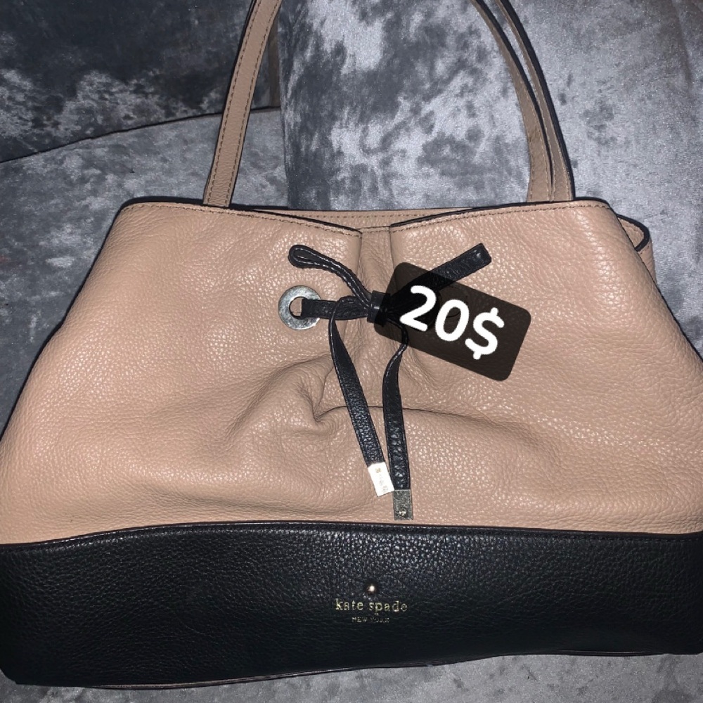 Kate Spade Black and Tan Tote Bag with Elegant Color-Block Design